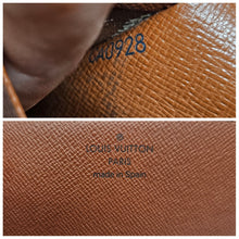 Load image into Gallery viewer, Authentic Envelope Carte de Visite Business Card Holder