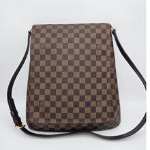 Load image into Gallery viewer, Authentic Damier Ebene Musette Salsa GM