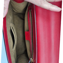 Load image into Gallery viewer, Authentic G G Supreme Podlock Medium Shoulder Bag
