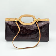 Load image into Gallery viewer, Authentic Vernis Roxbury Drive
