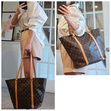 Load image into Gallery viewer, Authentic Sac Shopping
