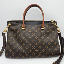 Load image into Gallery viewer, Authentic Monogram Pallas black
