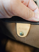 Load image into Gallery viewer, Authentic Keepall 55
